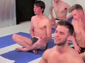 Yoga gay